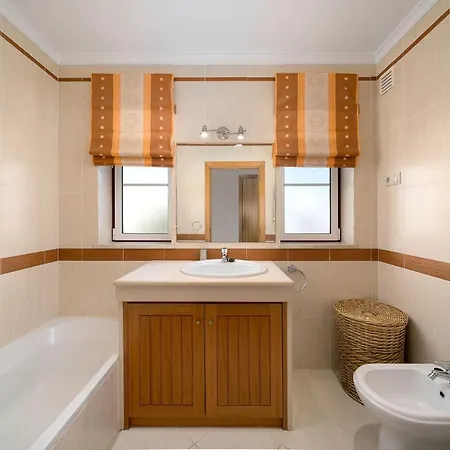 Beco Do Paiol 28 By Destination Algarve * Λάγος